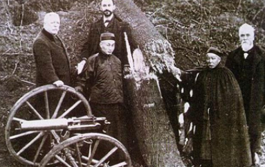 马克沁机枪威力十分大，为何李鸿章却对着机枪叹气呢？