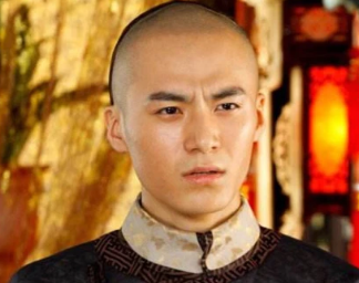 九子夺嫡中，最阴险的一个人是谁？为什么这么说？