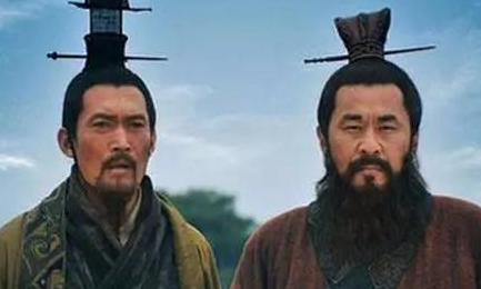关羽斩杀曹操之后，他的部下会转投刘备吗？