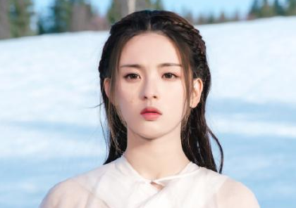 《仲夏满天心》杨超越的搭档是谁？与许魏洲上演“契约”爱情