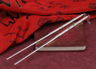 筷子是怎么演变而来的？在古代筷子有什么象征意义？