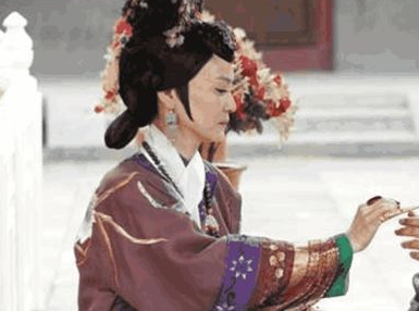 朱元璋问刘伯温谁能当大臣，他推荐了三人结果都惨死