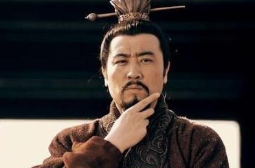 蜀汉是个什么样的存在？为什仫他们要捧刘备而丑化曹操？