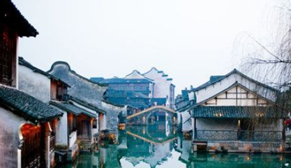 乌镇的历史是怎样的？乌镇的建筑有什么特点？