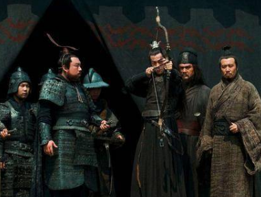曹操杀吕布时为什么要先勒死在砍头？原因是什么