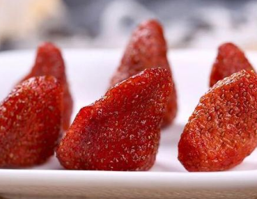 草莓蜜饯是什么垃圾？草莓蜜饯属于干垃圾吗？