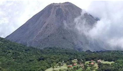 伊萨尔科火山：世界上最大的“火环”，每隔十几分钟喷发一次