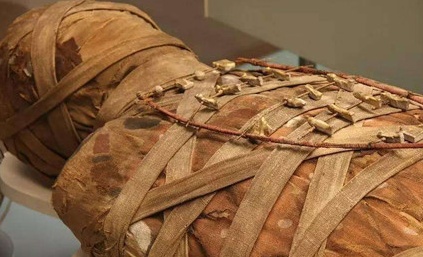 揭秘耶稣裹尸布之谜，裹尸布竟是中古时期的赝品
