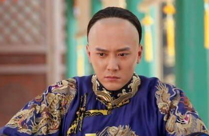 八阿哥胤禩呼声最高，最后为什么是四阿哥继承皇位了？