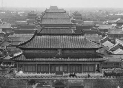 古代皇宫有东,西,中三宫 为什么没有听说过南宫和北宫