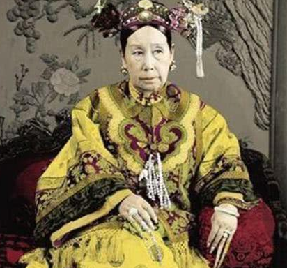 侍奉慈禧太后睡觉为何会累坏宫女 看看过程就知道了
