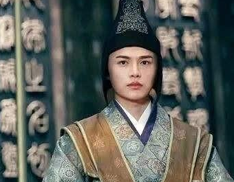 曹腾是什么人？他死后为什么还被追封为皇帝?