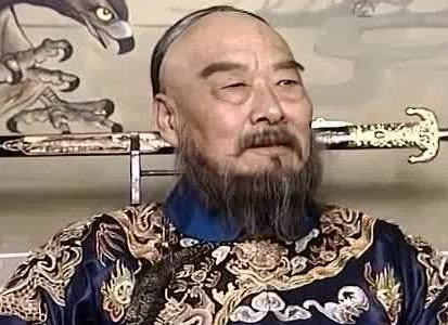 索额图辅佐康熙平定三藩，为何最终会被囚禁至死？