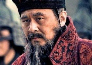 曹操宁愿挟天子以令诸侯都不愿称帝的原因是什么？他是真的不想背负骂名吗
