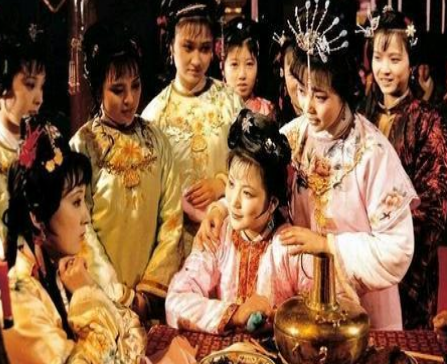 曹雪芹家族是江宁的有名的家族 曹家为什么会被雍正抄家