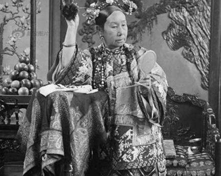 慈禧和荣禄之间到底是什么关系 传言中的暧昧不清是不是真的