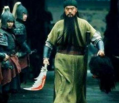 温酒斩华雄的故事到底是什么样的 杀华雄的人真的是关羽吗