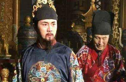 吊死崇祯的槐树，为什么会被被铁链拴了200年？