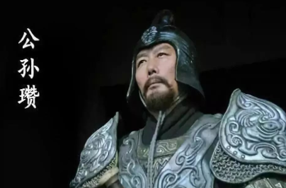 为什么在与袁绍的作战中，公孙瓒愿意把赵云借给刘备呢？