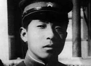 张学良和宣统首次见面，为啥还要三跪九拜？