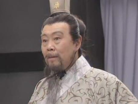 许劭：东汉末年著名人物评论家，曹操屡次请他评价自己