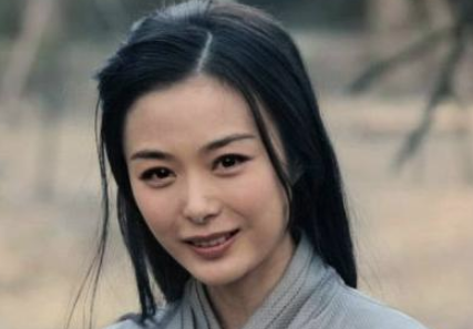 曹操把蔡文姬赎回来，为何说他们之间就存在爱情了？