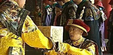 说说清朝嘉庆皇帝的“三年之痒” 嘉庆是如何度过那三年的
