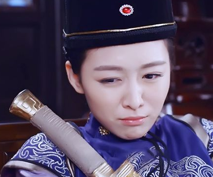 《实习女捕快》欧阳春头发掉光的原因是什么 毒圣和医仙为什么要跑