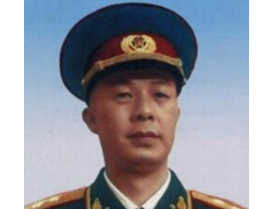 莫文骅按资历该授上将，为什么最后却授了中将？