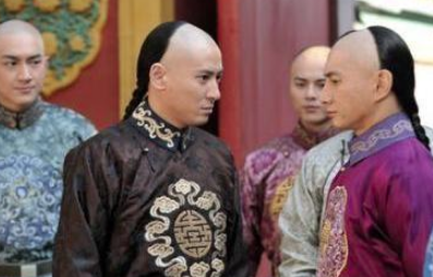 胤礽：1岁时被立为太子，妄自尊大最后被废