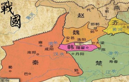 春秋五霸和战国七雄是根据什么条件划分的？