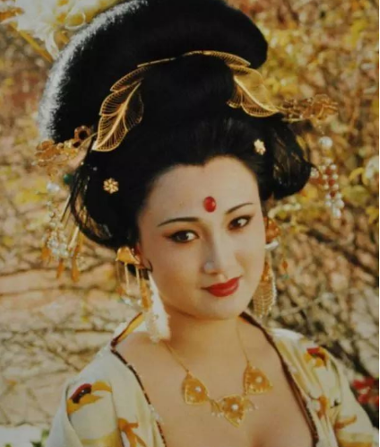 唐玄宗不是很宠爱杨贵妃吗 唐玄宗为什么两次撵杨贵妃回娘家