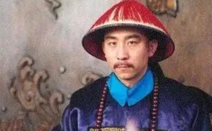 李卫本是个文盲，他是如何混到封疆大吏的？