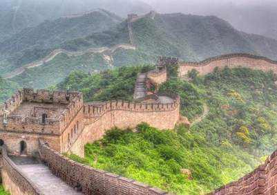 明朝为什么那么大费周章的修建那么多长城呢？目的是什么？