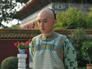 弘时为什么会被雍正开除宗籍？原因是什么
