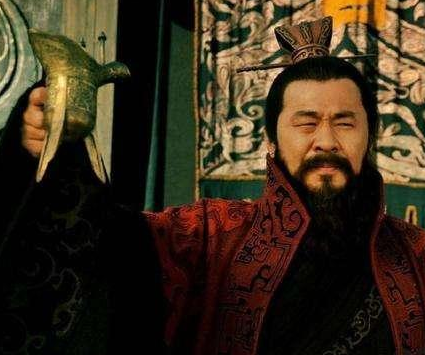 他是刘备手下的第一谋士 连曹操见了都眼红得不得了