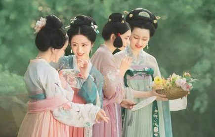 因为宫女的一次偷笑 得宠之路便一直没有停歇