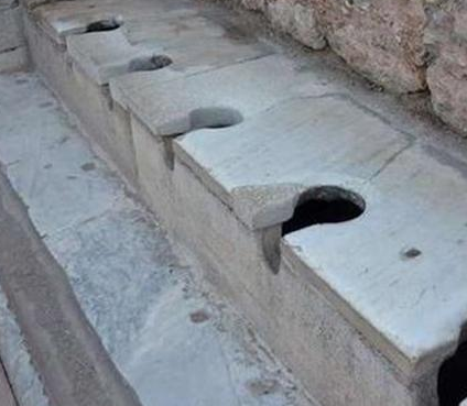 古代上厕所为什么是件危险的事情 搞不好容易丢失性命