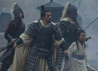孙坚：l历史上唯一一个打败吕布两次的人