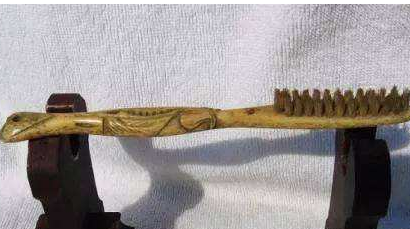 古代人没有牙刷怎么办？牙刷又是怎么来的？