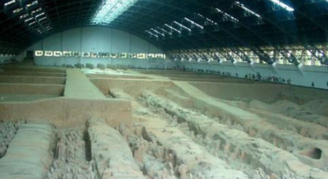 秦始皇陵的兵马俑里面的一道道墙是做什么用的？