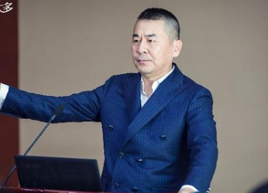 《爱我就别想太多》薛瑛是什么结局？人财两空