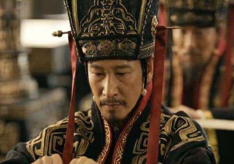 荀彧为何能成为曹操手下重要的谋士？他为曹操做了那些事