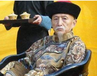 奕纬在历史上是什么样的？结果被皇帝踢死