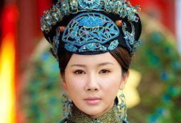 清朝第一位生前享受帝王礼的皇后是什么人？死后还与天子合葬