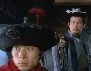 高俅原本只是一个小吏，他是怎么发家致富的？