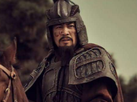 官渡之战后，曹操统一了北方，在此期间刘备在干什么？
