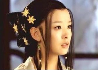 曹操花重金赎回蔡文姬后，为什么会将她赐给别人？