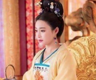 刘娥一生都没有亲生儿子，她是如何当上皇后的？