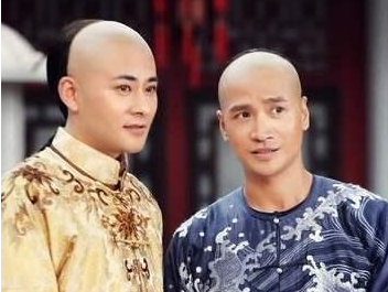 弘晖身为嫡长子为什么会被封为亲王？原因是什么
